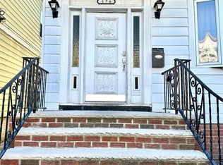 176 W 31st St #1, Bayonne, NJ 07002