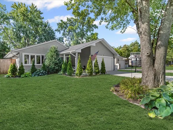 1132 Whitfield Rd, Northbrook, IL 60062