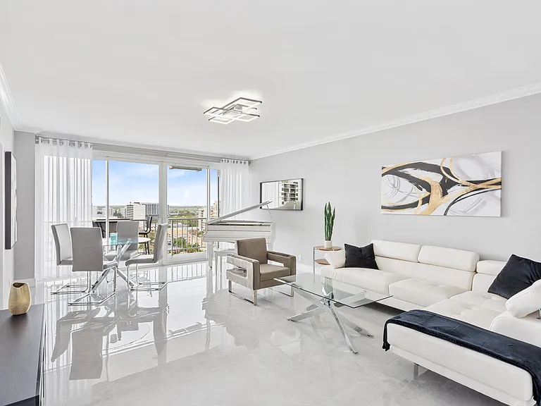 2800 E Sunrise Blvd #19D — Photo 16
