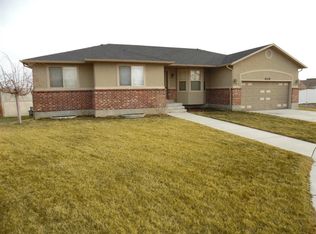 9379 S New Heritage Dr, West Jordan, UT 84088
