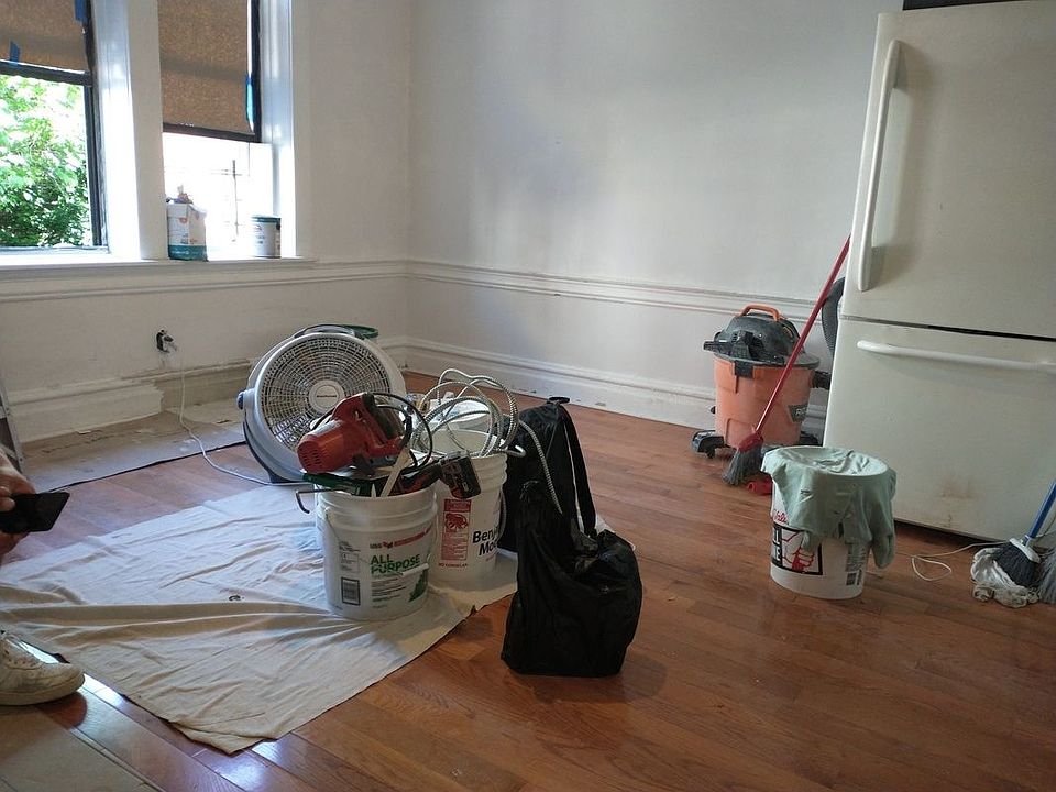 1st image of 221 E 16th St #A1