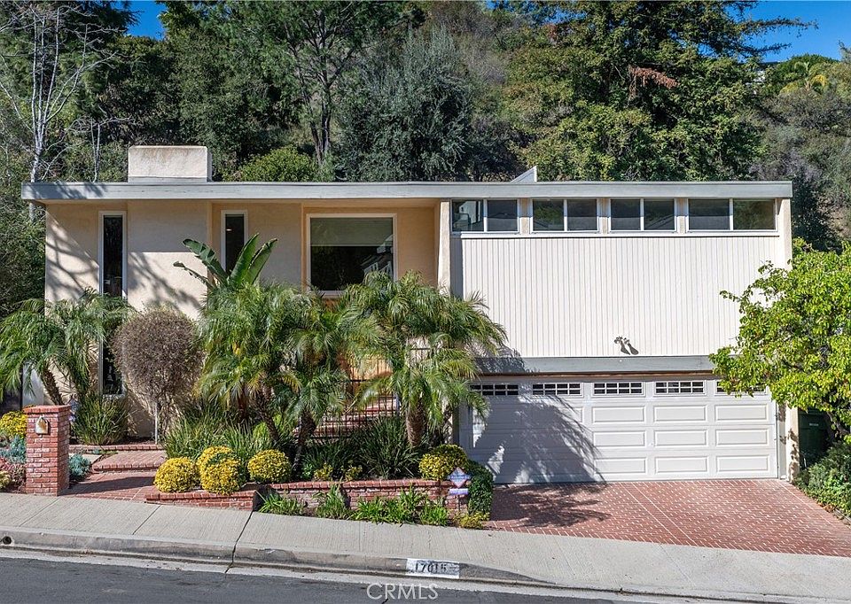 1st image of 17015 Escalon Dr