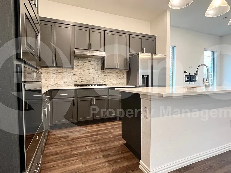 7529 Regal Ln — Photo 6