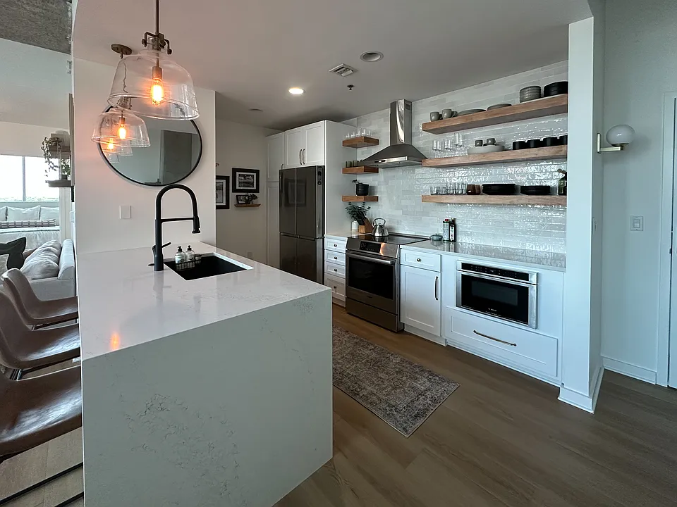 943 Peachtree St NE #1318
