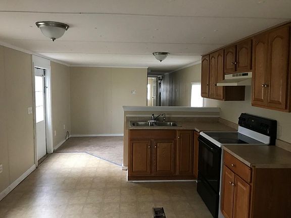 3rd image of 17 Birch Ln