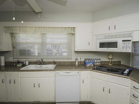 5th image of 621 Barnett St