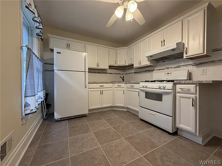 285 West Ave #2 — Photo 13