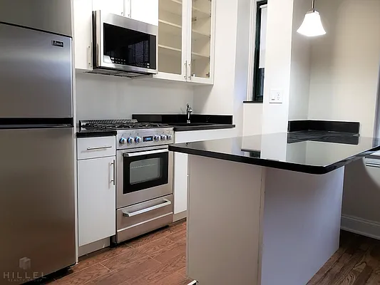 Rented by Hillel Realty Group | media 17