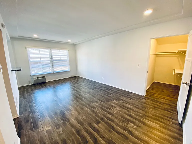 1801 N. Garfield Pl — Photo 9