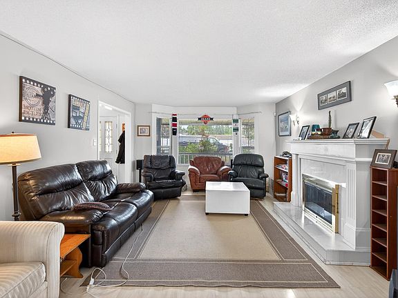 5th image of 3951 Moresby Dr