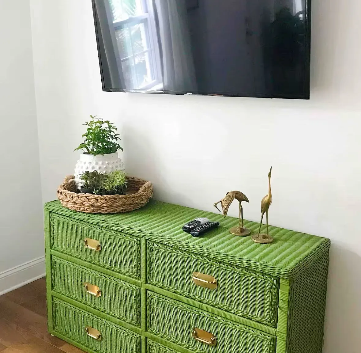 720 Harbor Ln — Photo 3