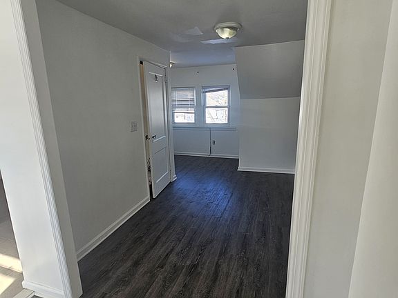 3rd image of 10 Glennon Pl #3