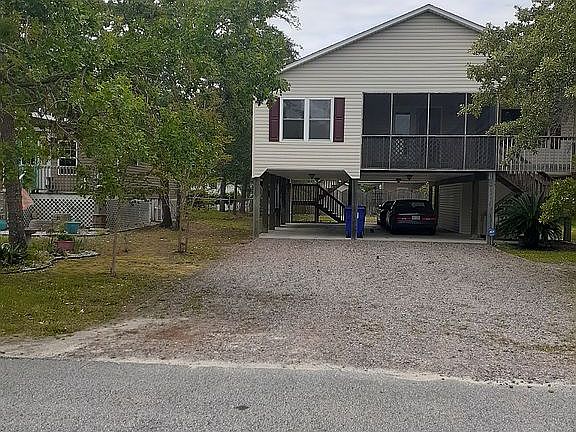2nd image of 139 NE 5th St