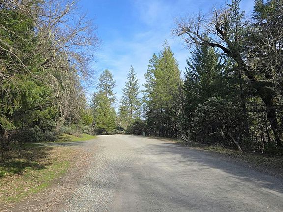 4th image of 600 Indian Creek Rd