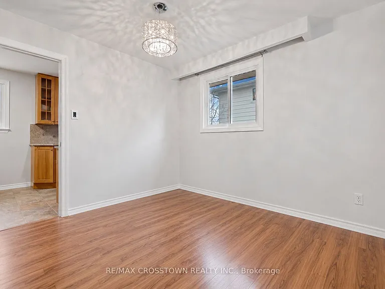 29 Baker Cres — Photo 3