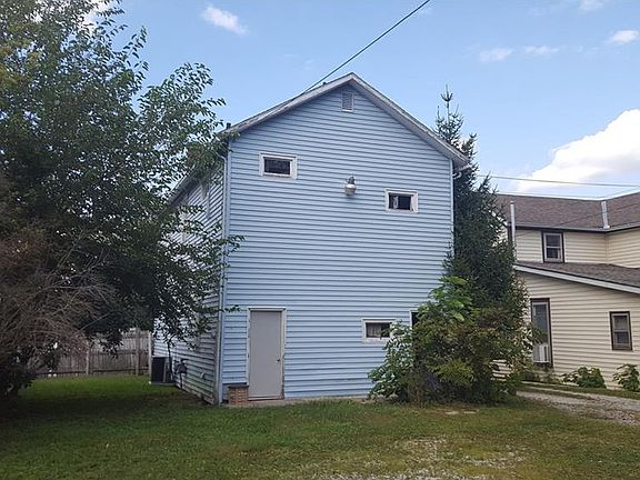 4th image of 217 W Main St