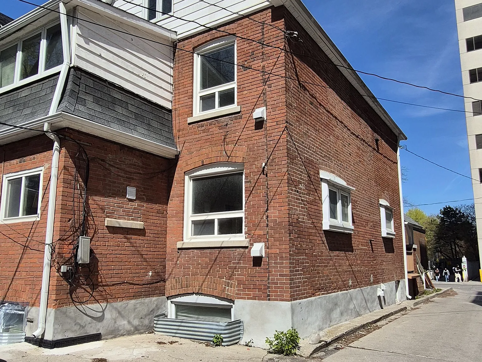4 bed, $6,500 — Photo 2