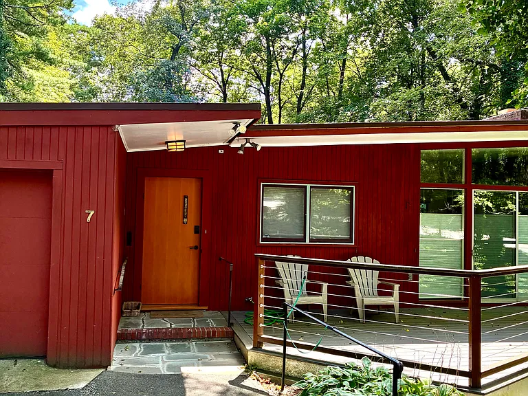 7 Hickory Ln — Photo 2