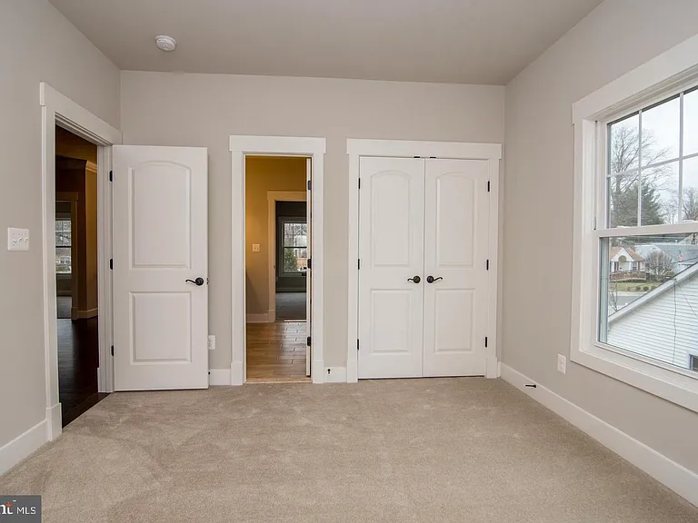 6928 Regent Ln — Photo 34