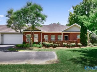 20 Valley Way Cir SE, Huntsville, AL 35802