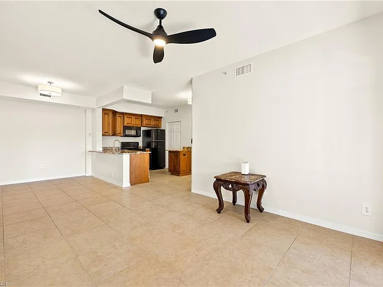 6401 Aragon Way #204 — Photo 5