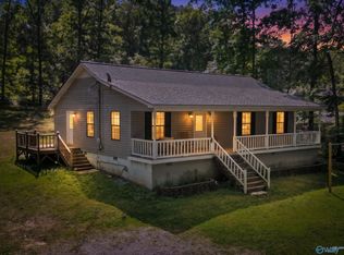 222 Shagbark Trl, Somerville, AL 35670