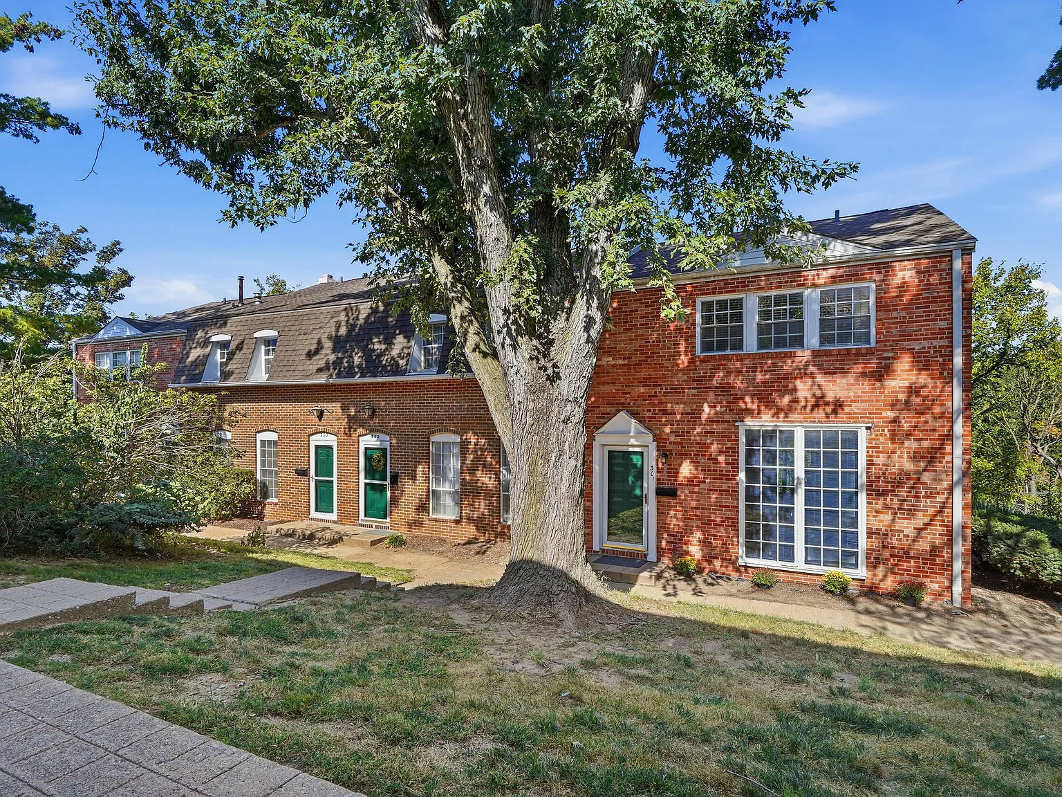 3 bed, 2.5 bath, 1757 sqft, $2,500 — Photo 1