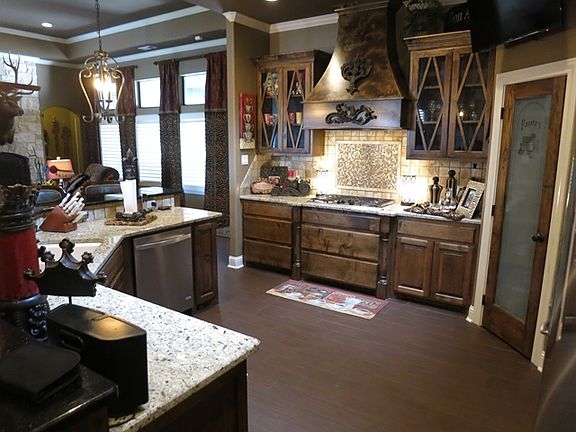 5th image of 3209 Fairfield Ln