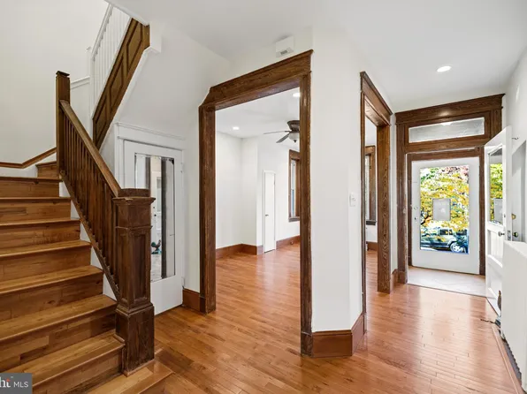 136 W St NW, Washington, DC 20001