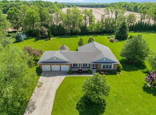 2755 Woodbine Dr, Valparaiso, IN 46383