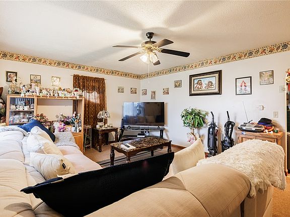 4th image of 28 Backus St