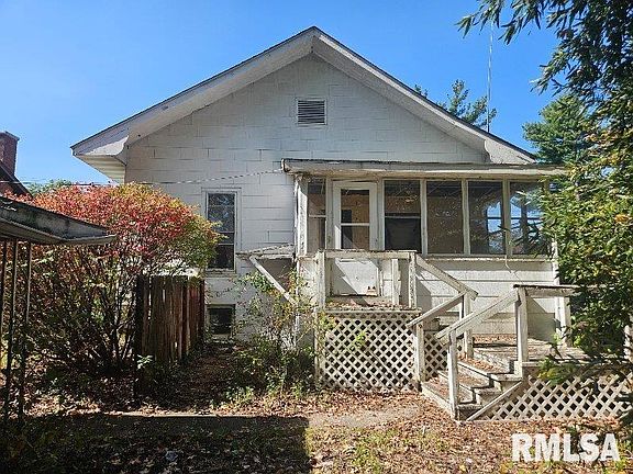 5th image of 301 S Van Buren St