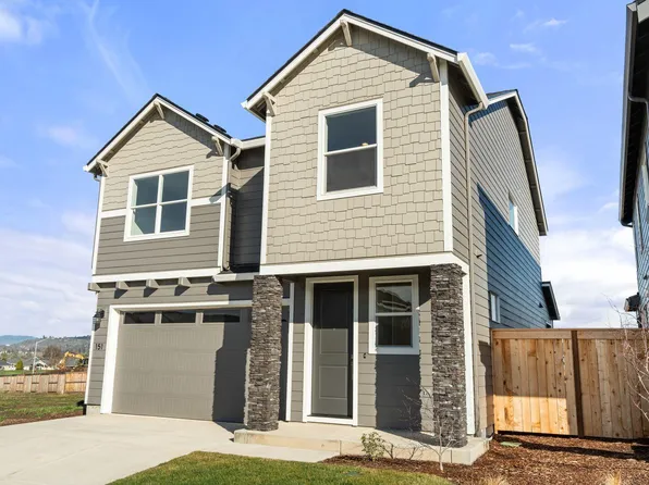 151 Valemont Dr #39, Eagle Point, OR 97524