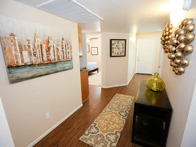 10134 W Mohawk Ln — Photo 16