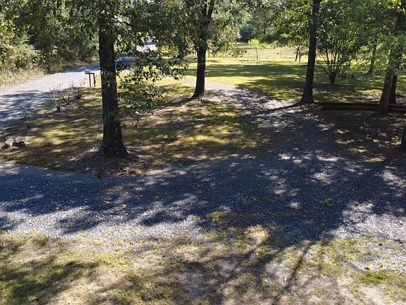 4th image of 123 Folsom Ln