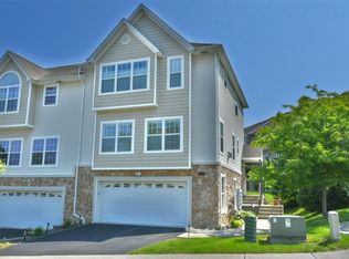 2 Hidden Creek Blvd, Monroe, NY 10950