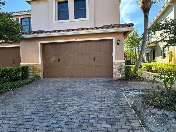 127 Riverwalk Cir W, Plantation, FL 33325