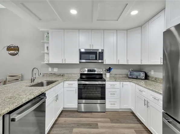 6416 Royal Woods DR, FORT MYERS, FL 33908