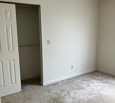 4th image of 1054 Crestfield St #B10