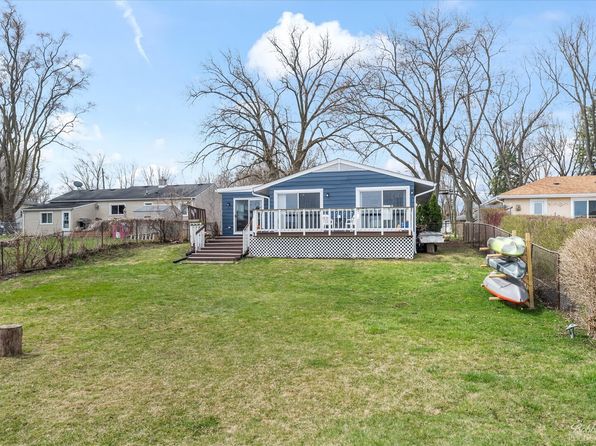 5110 W Shore Dr, McHenry, IL 60050