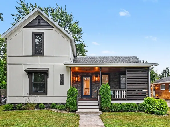 110 Sycamore St E, Three Oaks, MI 49128