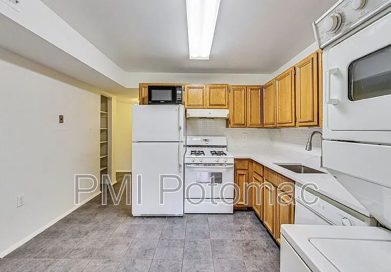 18600 Walkers Choice Rd #1 — Photo 14