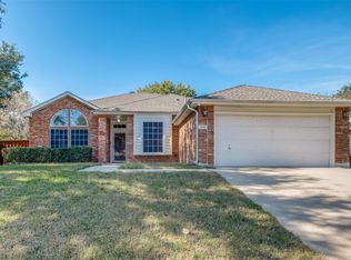 4939 Water Oak Dr, Grand Prairie, TX 75052