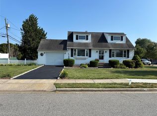 113 Wilfred Blvd, Hicksville, NY 11801