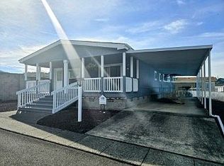 305 W Riverridge Ave, Roseburg, OR 97470