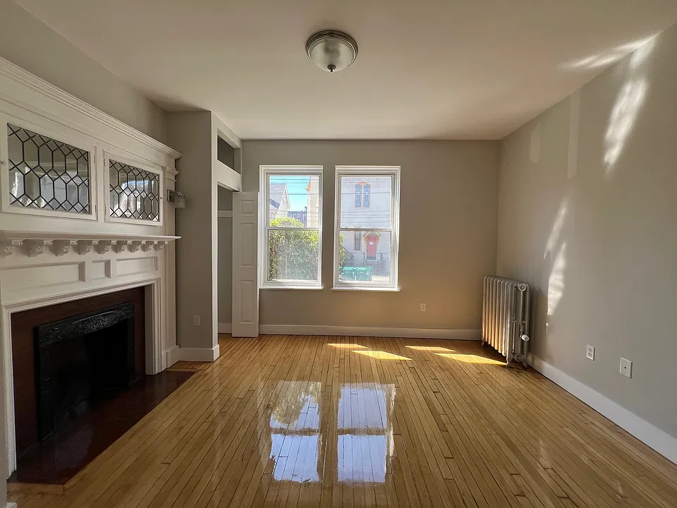 4-8 Farrington Ave #1A
