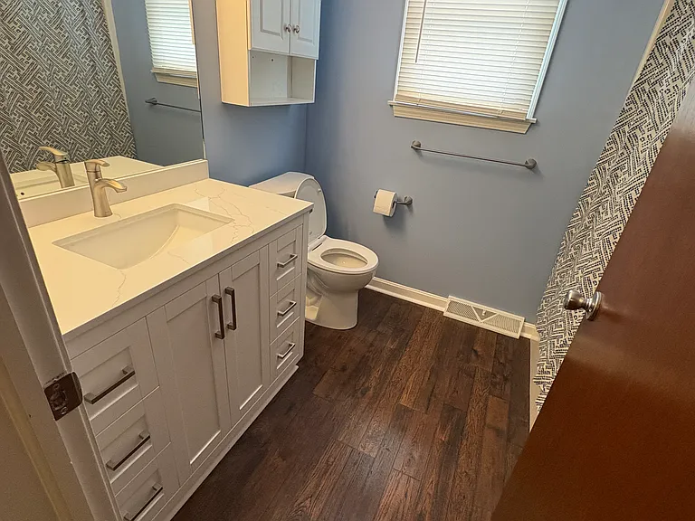 1289 E & West Rd #LEFT — Photo 3