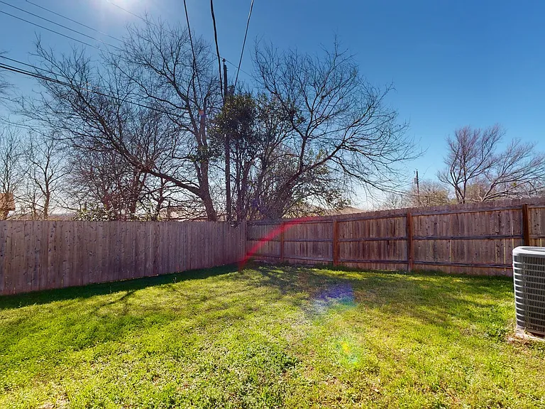 914 Ramblewood St #B — Photo 19