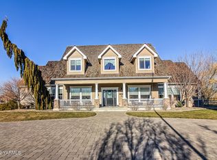 11392 Zier Rd, Yakima, WA 98908