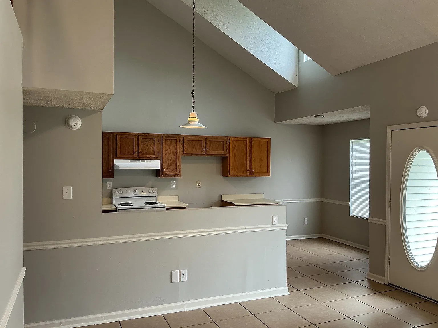 3 bed, 1307 sqft, $1,495 — Photo 2